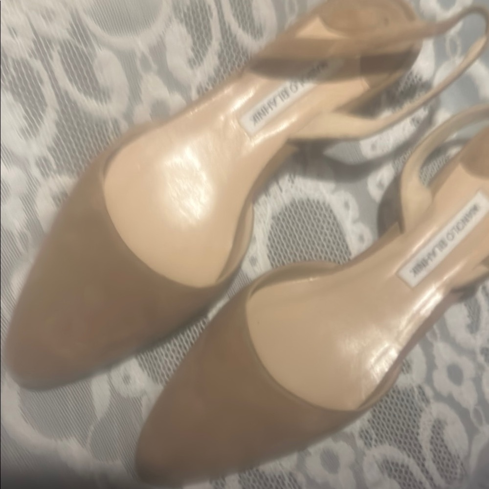 Manolo Blahnik Beige/Tan Slingback Pointed Toe Flats